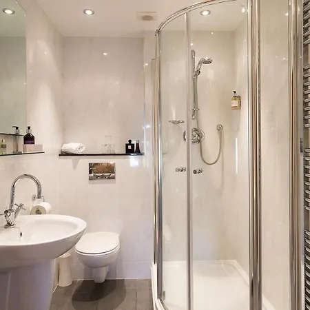 Chateau Sleeps 12 With Wifi * Windermere