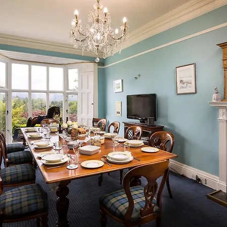 Chateau Sleeps 12 With Wifi Windermere